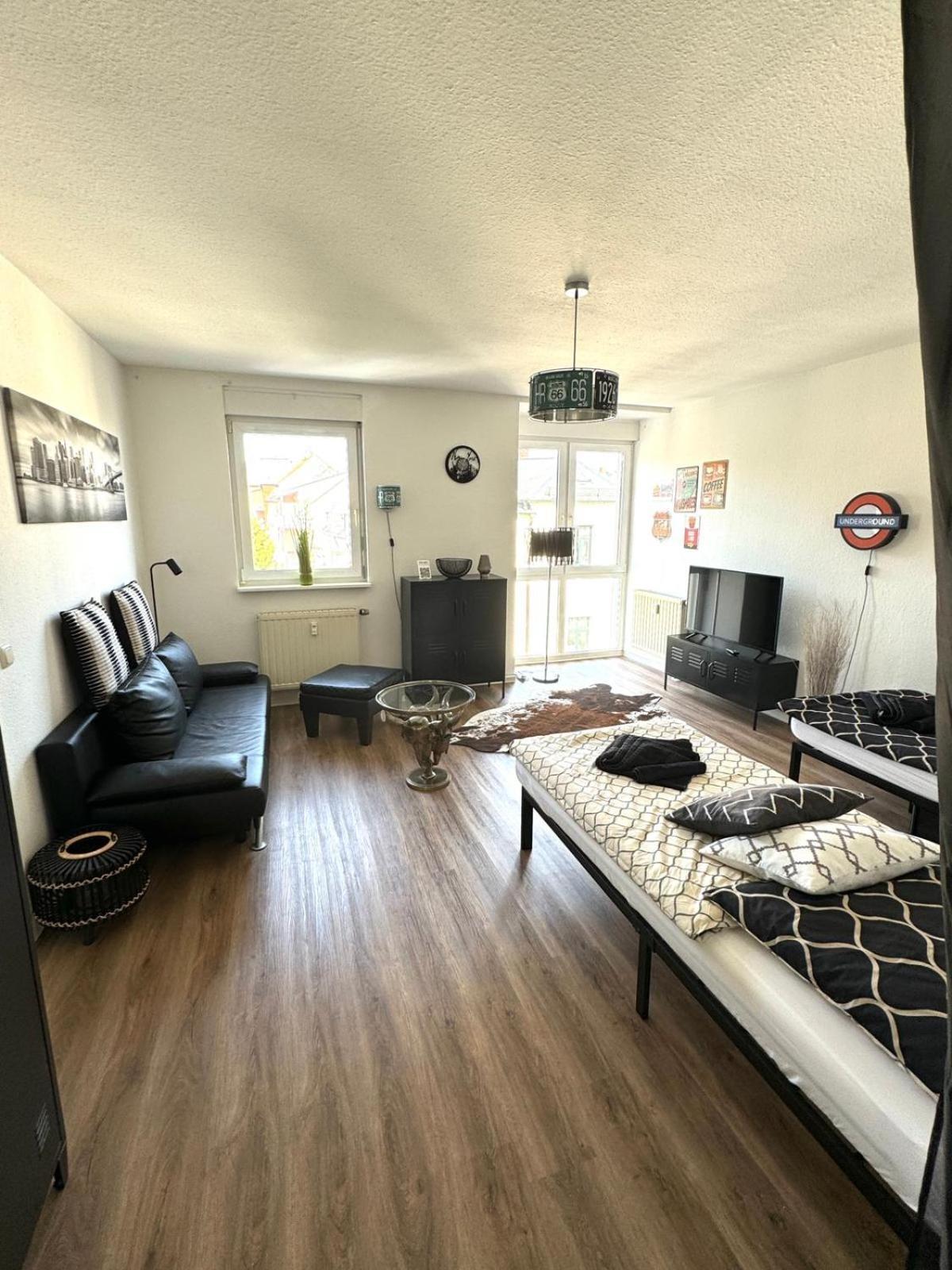 Stylische Ferienwohnung Gratis Wifi Naehe Bahnhof Zwickau Buitenkant foto